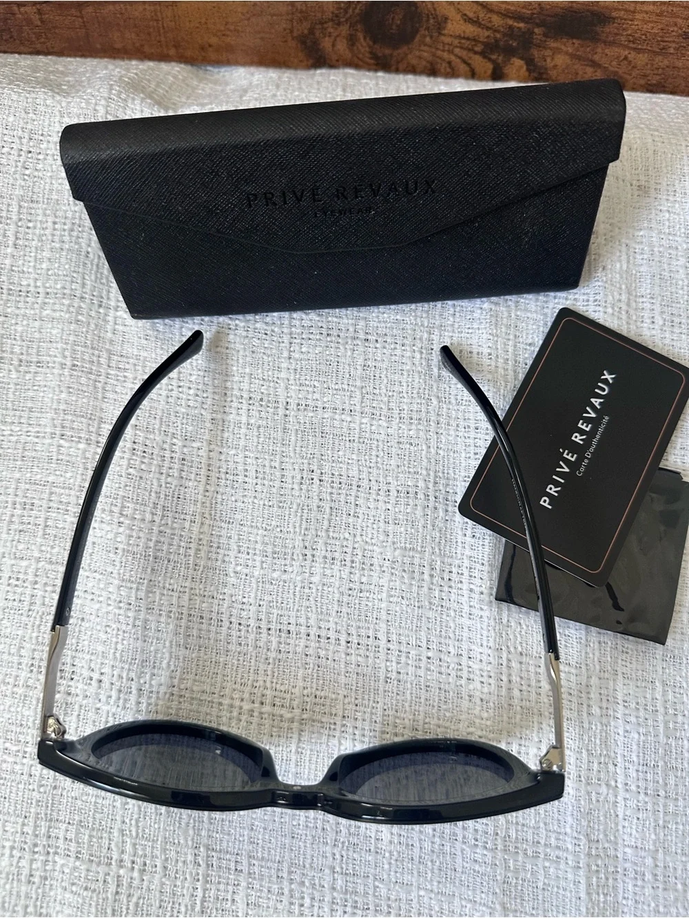 Black Round Women's Sunglasses - Classic Shield Style